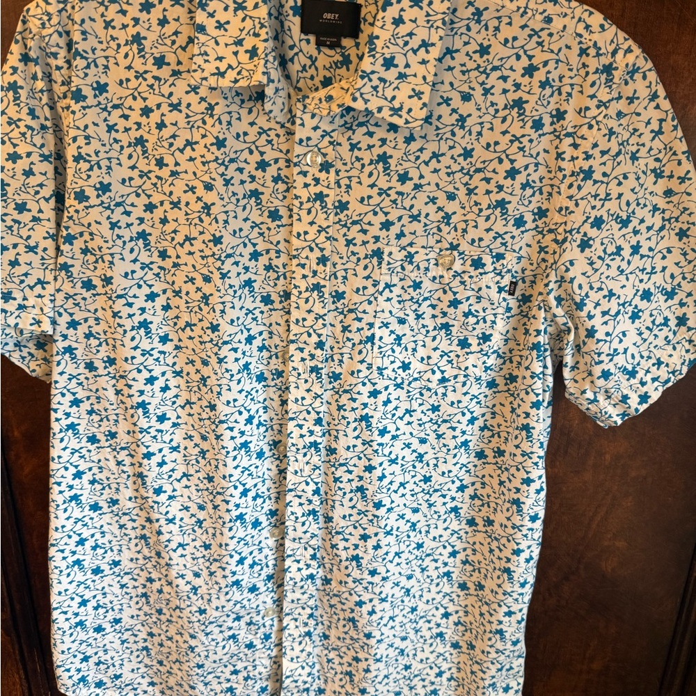 Obey Men's Blue Floral Shirt - Picture 2 of 2